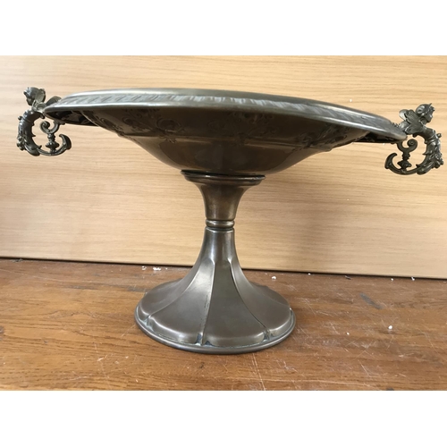 162 - 19th Century Carved Bronze Pedestal Center Piece Fruit Bowl