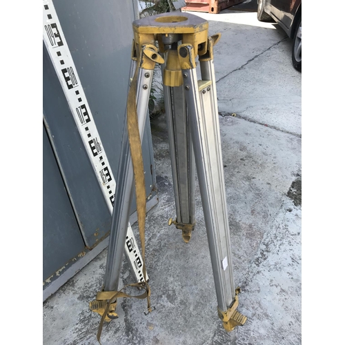 270 - Theodolite Aluminium Tripod Stand and Level