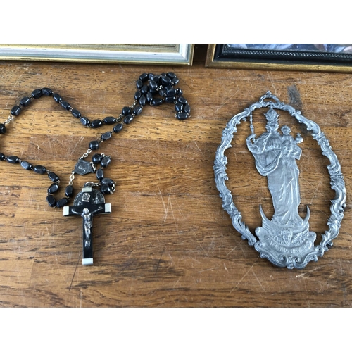 353 - Collection of 4 Vintage Religious Items - Taken Back on 29/10/2022