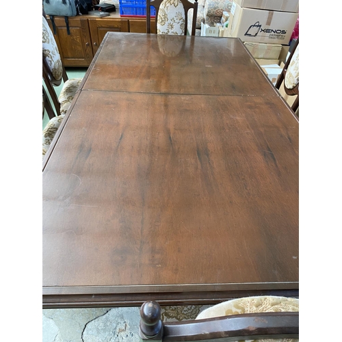 598 - Vintage Mahogany Extendable Dining Table with 8 Upholstered Matching Chairs (207 W. x 108 D. x 79cm ... 