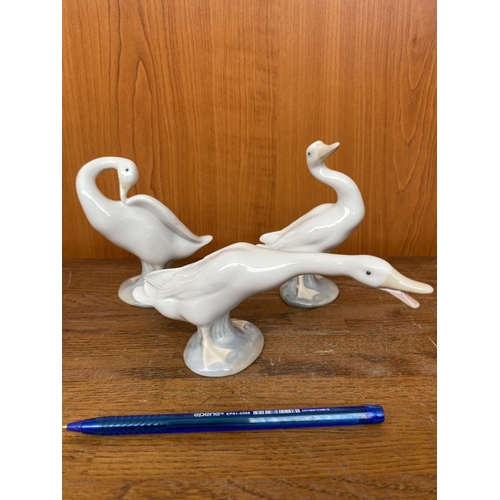 70 - x3 Pieces Vintage Lladro  Geese Figurines