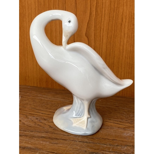 70 - x3 Pieces Vintage Lladro  Geese Figurines