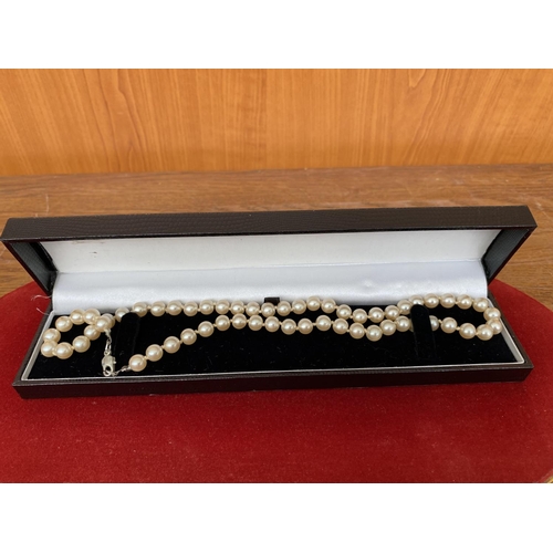 259 - Vintage Majorica Pearls Necklace (48cm L.)