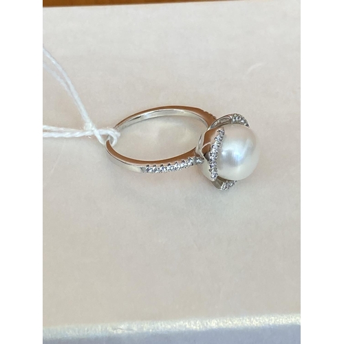 62 - Silver 925 Chinese Fresh Water Cultured Pearl & 35 Cubic Zirconia Ring