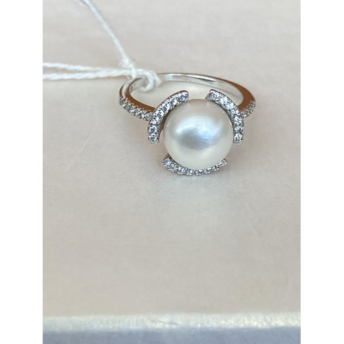 62 - Silver 925 Chinese Fresh Water Cultured Pearl & 35 Cubic Zirconia Ring