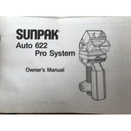 599 - Sunpak Auto 622 Pro-System Flash with Accessories