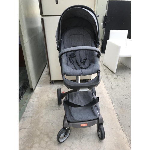 601 - Stokke Xplory Push Chair