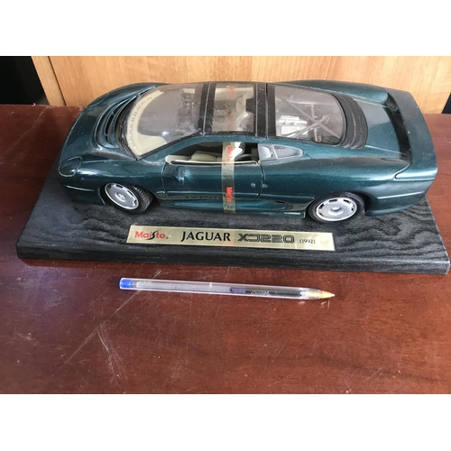 221 - Big Scale Diecast Maisto Model of Jaguar XJ220 on 1:12 Scale