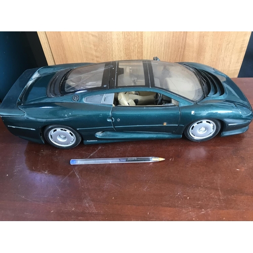 224 - Diecast Maisto Model of Jaguar XJ220 (1992) on 1:18 Scale