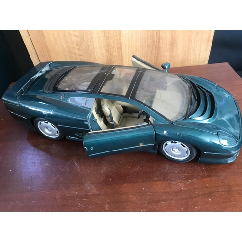 224 - Diecast Maisto Model of Jaguar XJ220 (1992) on 1:18 Scale