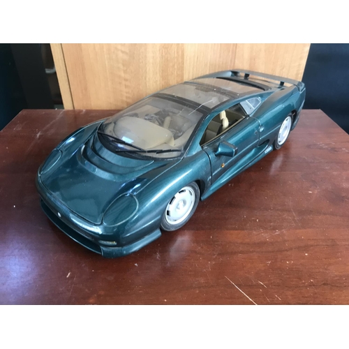 224 - Diecast Maisto Model of Jaguar XJ220 (1992) on 1:18 Scale