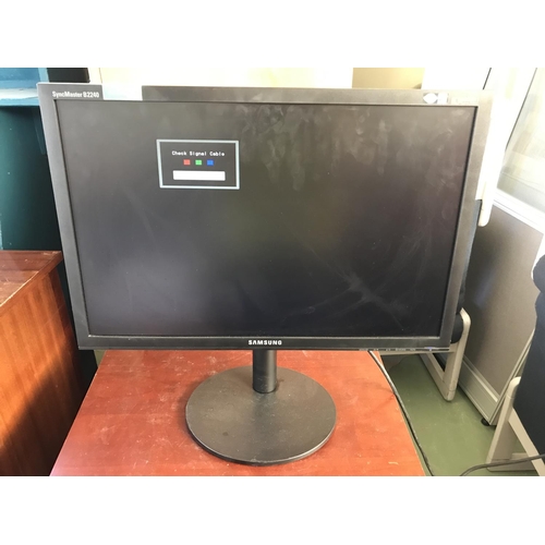 202 - Samsung SyncMaster B2240 Computer Monitor - Code AM7112A