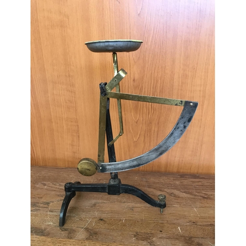 157 - Antique Pendulum Letter Scale