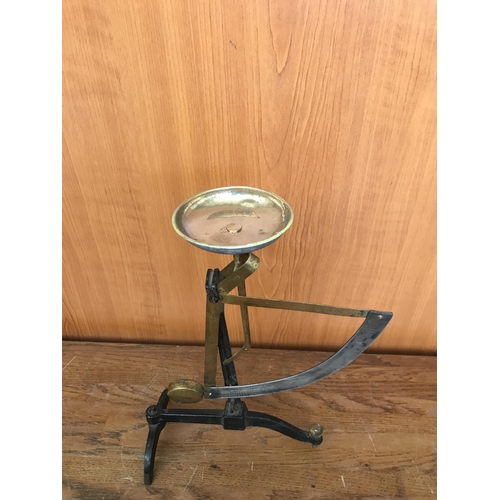 157 - Antique Pendulum Letter Scale