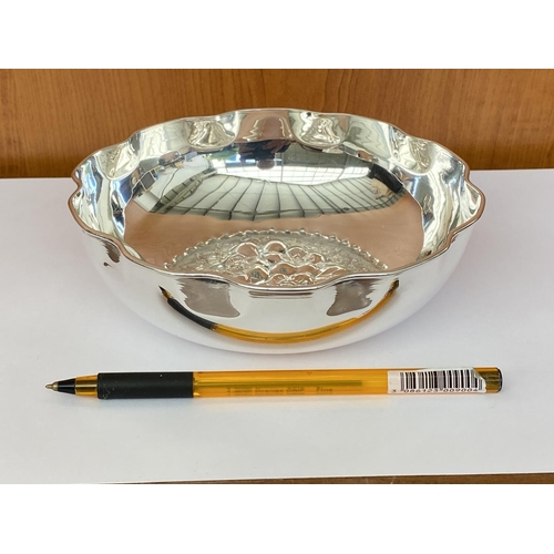 98 - Silver 830 Bowl Embossed with Floral Design (105gr - Unused)