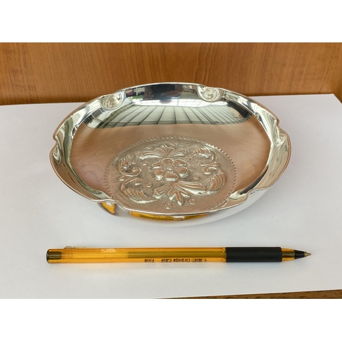 99 - Silver 830 Bowl Embossed with Floral Design (105gr. - Unused)