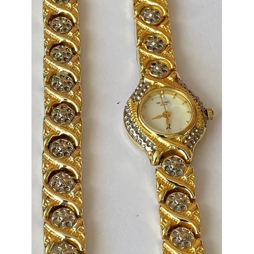 200 - Westair Japan Vintage Ladies Watch with Golden Tone and Matching Bracelet (Untested)