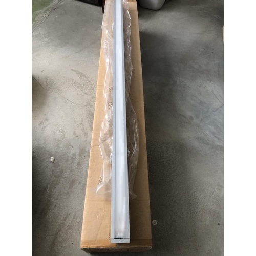 596 - Box of 4 Fluorescent Tubes DL-TSHT135SV Ceiling Built-In Lights (Unused)