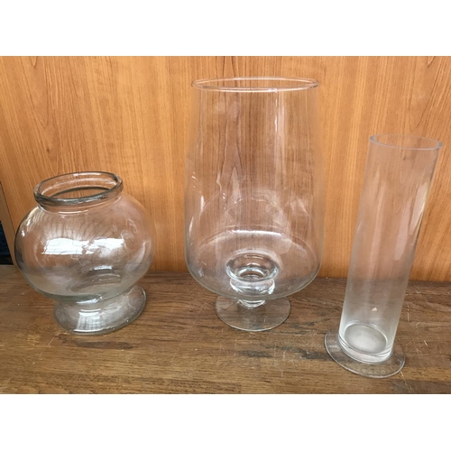 617 - Leaf Shaped Glass Fruit/Salad Bowl Together with 3 Glass Vases