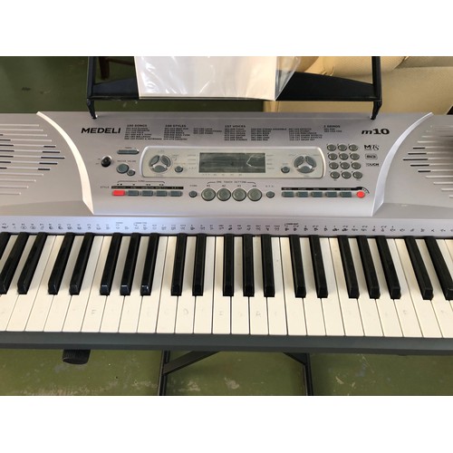171 - Medeli M10 Electronic Keyboard with 157 Voices and 100 Melodies for Training