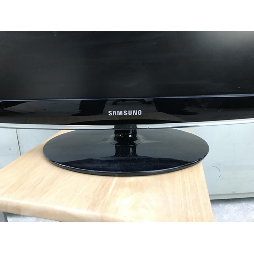 207 - Samsung 2333HD Television (No Remote)