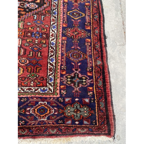 136 - Vintage Persian Carpet in Good Condition (148 x 218cm)