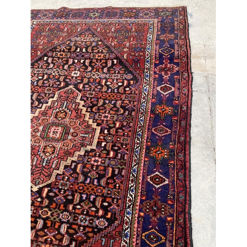 136 - Vintage Persian Carpet in Good Condition (148 x 218cm)