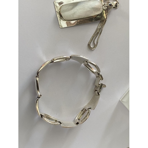 42 - Silver 925 Mother of Pearl Set of Bracelet, Ring and Pendant (53gr)