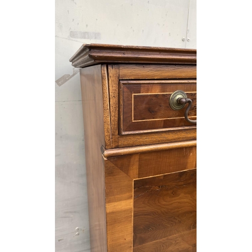 9 - Antique Late 19th Century Walnut Veneer Secretary Desk with 4 Bottom Drawers, 2 Smaller Ones in The ... 