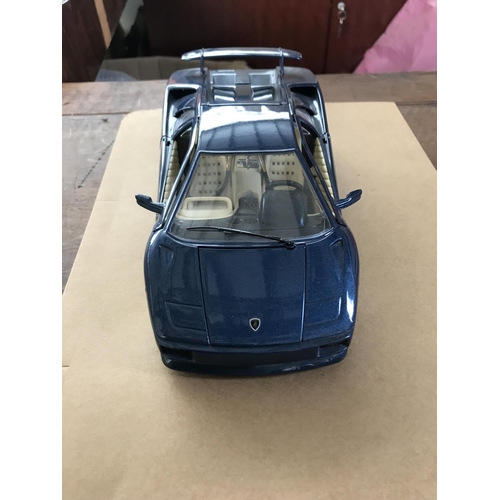 380 - Diecast Bburago Lamborghini Diablo 1990 Model Car Made in Italy on Scale 1:18