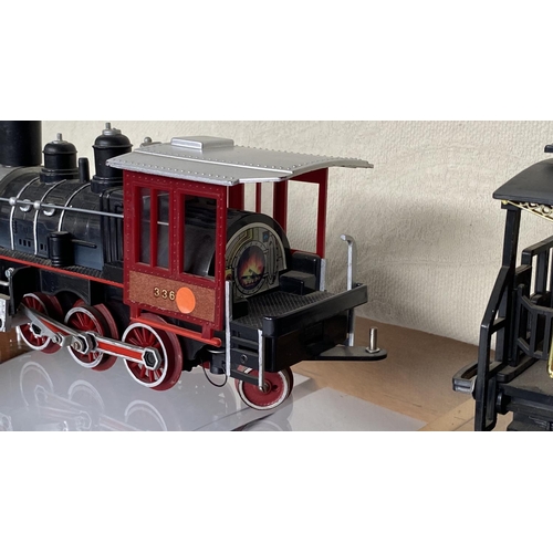 23 - Western Express 3-Piece Train Set Model (Each Piece is Bettween 24 to 24cm Long, Very Good Condition... 