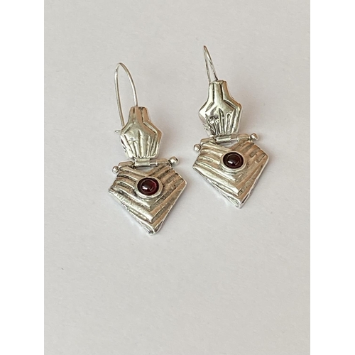 61 - Silver 925 Earrings with Round Real Garnets (9gr)