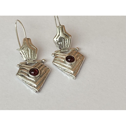 61 - Silver 925 Earrings with Round Real Garnets (9gr)