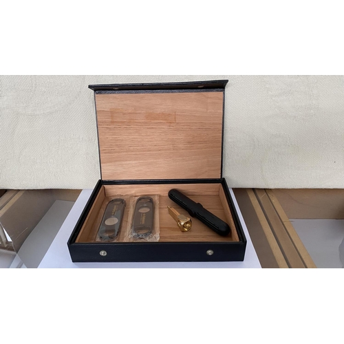 122 - Black Leather Cigar Humidifier Box with 3 Cutters