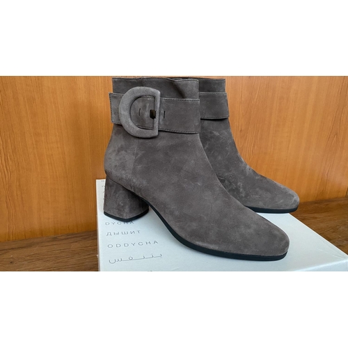 155 - Geox Respira Ladies Goat Suede Grey Boots Size UK 7 1/2 / EU 41 (Unused)