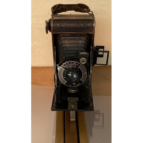 19 - Vintage (Circa 1930's) Symbol Welta Folding Camera