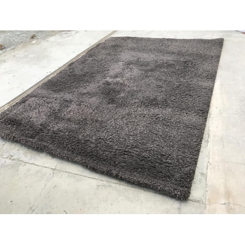 293 - Luxury Shaggy Belgian High Pile Carpet (200 x 290cm)