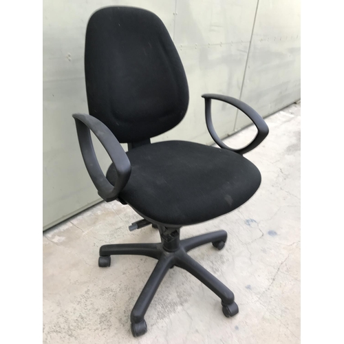 315 - Office Black Swivel Chair on Castors