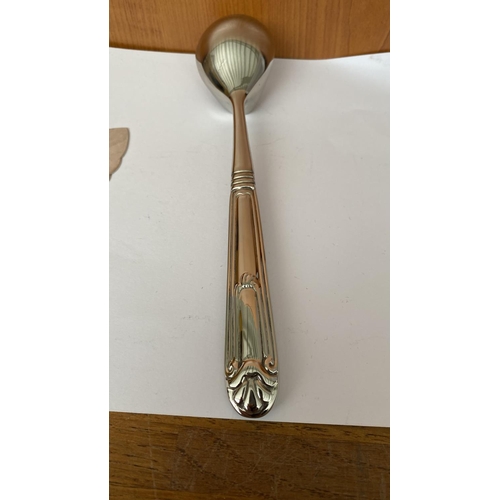 172 - x2 Silver Plated Serving Tongs