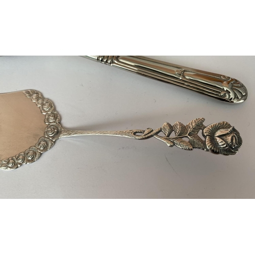 172 - x2 Silver Plated Serving Tongs