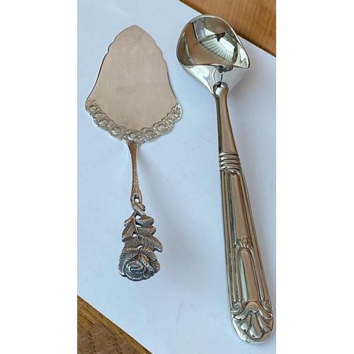 172 - x2 Silver Plated Serving Tongs