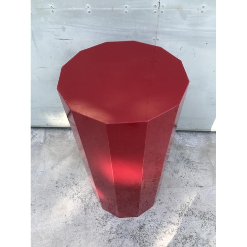 182 - Red Plastic Display/Plant Pot Stand (38 Ø, 80cm H.)