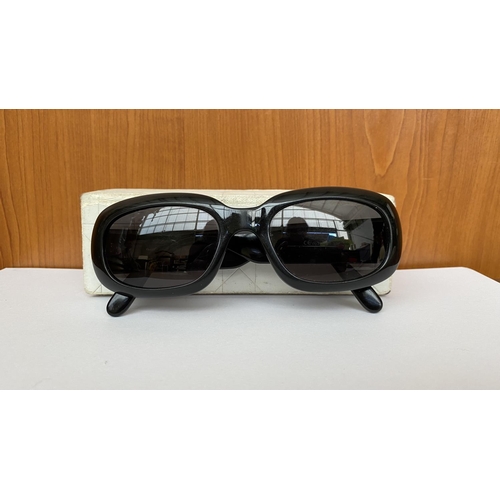 219 - Black Ladies Sunglasses