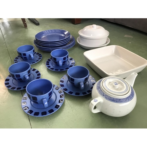 491 - Qty of Blue Plates, Tea Cups & Saucers and Other Kitchen Items