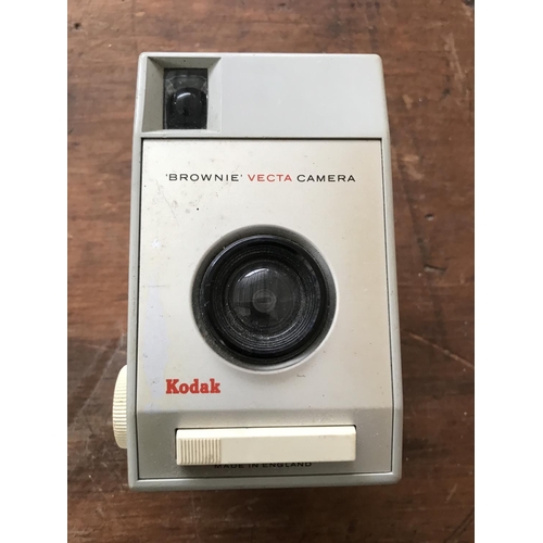 368 - Vintage Kodak Brownie Camera