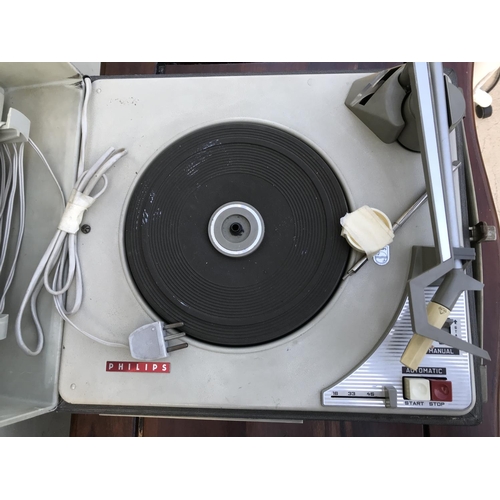 300 - Vintage 1950's Philips Record Player Made in Germany