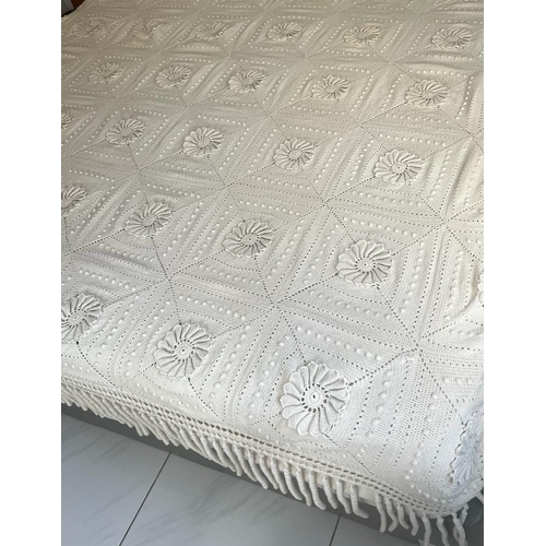 359 - Traditional Cypriot Hand Made Bed Cover without Flakes or Defects