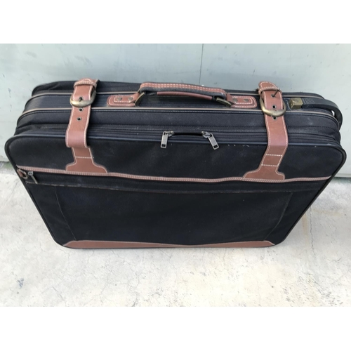 469 - Designer Soft Shell Lightweight Travel Luggage Suitcase and Laptop Bag - Taken Back on 26/1/2024