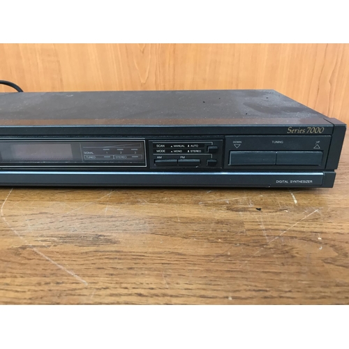 625 - Silver SU 7000 AM/FM Stereo Tuner