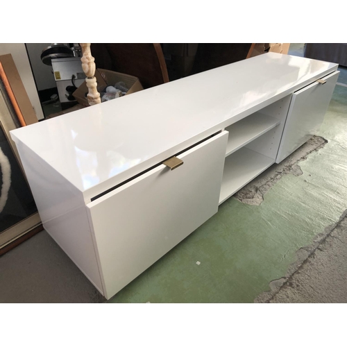 226 - White Gloss Wooden TV Cabinet (160 W. x 44 D. x 45cm H.)